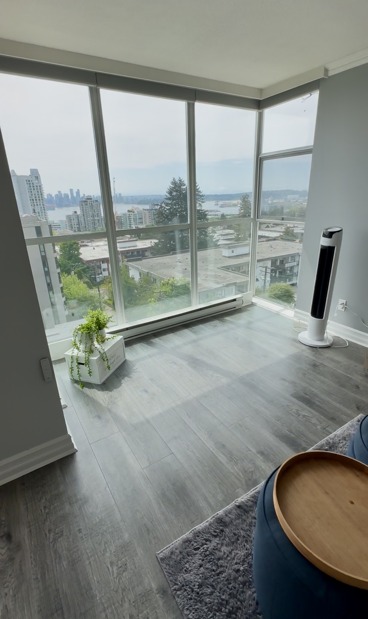 567 Lonsdale Avenue - 1